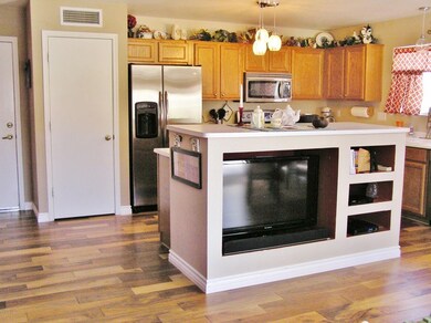 Family Rm side of Kitchen Island