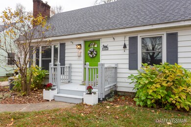 1353 Herrick Ave NE_47