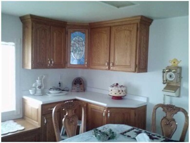 1st Floor Plan. OAK EAT-IN KITCHEN