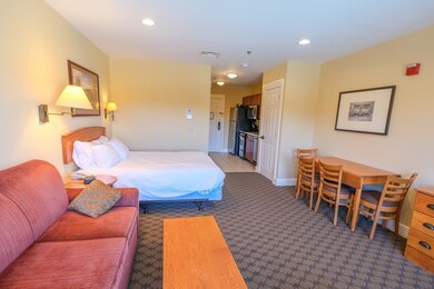 226 QII Jackson Gore Inn unit 226 QII, Ludlow, VT 05149 - photo 7