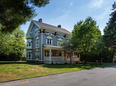 218 Madison Ave W, Holyoke, MA 01040 - photo 2