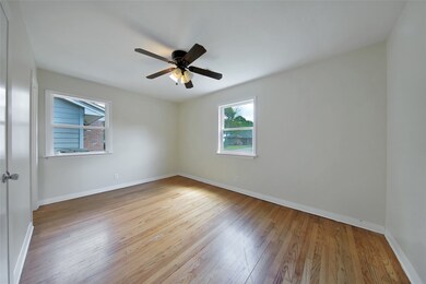 858 Judiway St, Houston, TX 77018 - photo 5