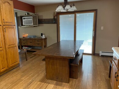 Kleven Dining Room<|><|>