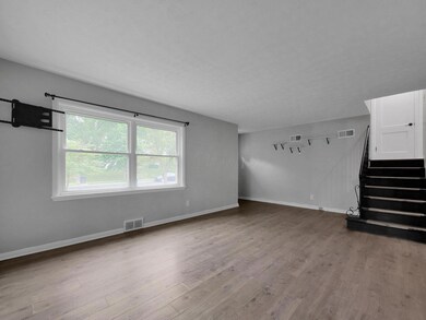 5-web-or-mls-945-francis-ave