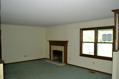 236 Deerfield Cir, Manchester, TN 37355 - photo 2