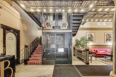 2800 N Pine Grove Ave unit 8A, Chicago, IL 60657 - photo 7