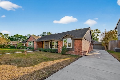 5211 Hummingbird St, Houston, TX 77035 - photo 4