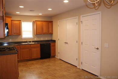 25906 E 89th Place S, Broken Arrow, OK 74014 - photo 7