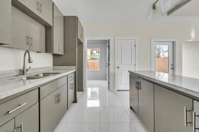 504 Gale Ct unit C306, Laredo, TX 78041 - photo 3