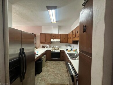 710 Constitution Dr unit A, Durham, NC 27705 - photo 7