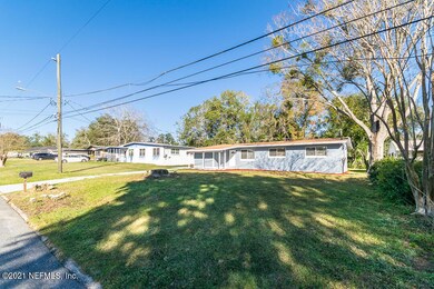 6841 Snow White Dr, Jacksonville, FL 32210 - photo 6