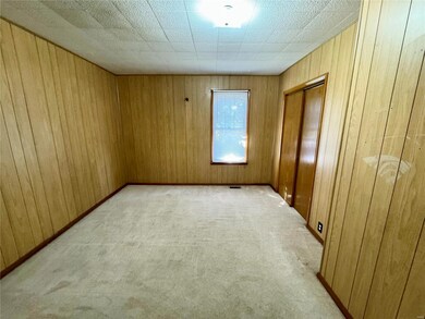 137 W Perry St, Maryville, IL 62062 - photo 5