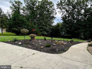 137 Elm St, Franklin, WV 26807 - photo 5