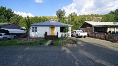 230 N Humbolt St, Canyon City, OR 97820 - photo 2