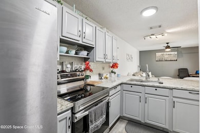 13-web-or-mls-Sheafe Ave NE 104-S1207-01