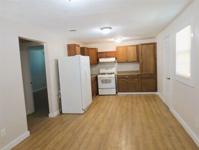 2722 Parker Rd unit 3, Houston, TX 77093 - photo 3