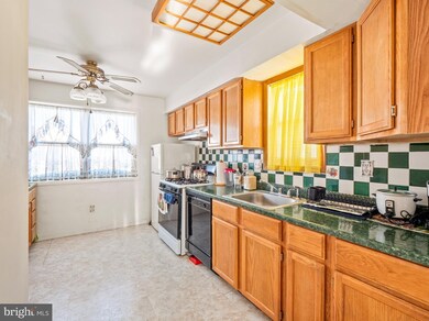 7615 Lotus Ct, Laurel, MD 20707 - photo 5