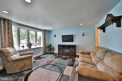 958 Bent Rd, Hatfield, PA 19440 - photo 5