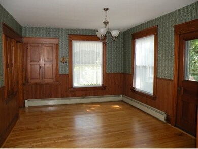 Large Family Room w/Fireplace