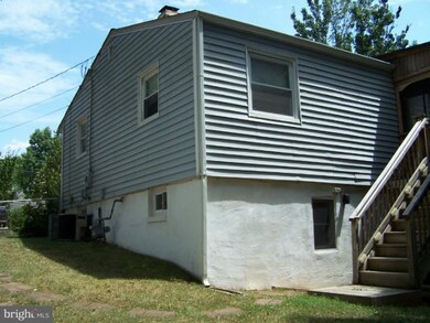 223 Cabbel Dr, Manassas Park, VA 20111 - photo 5