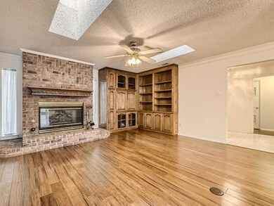 401 Bob St, Hurst, TX 76053 - photo 5