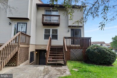 11404 Laurelwalk Dr, Laurel, MD 20708 - photo 2