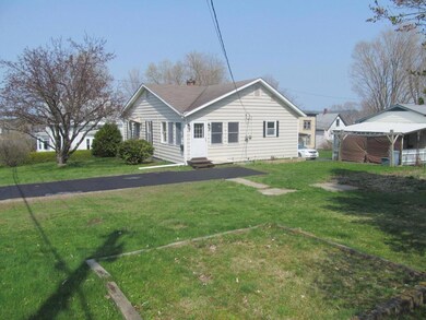 54 Cross St, Newport, VT 05855 - photo 2