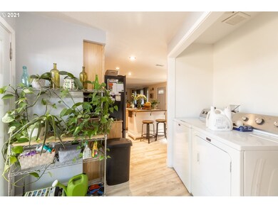 1318 SW 3rd Place, Pendleton, OR 97801 - photo 4