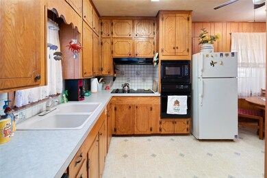 602 S Pearl St, Trenton, TX 75490 - photo 7