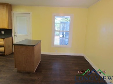 809 Leach St, Kilgore, TX 75662 - photo 5