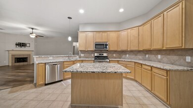 4812 Lakefront Terrace Dr, Pearland, TX 77584 - photo 6