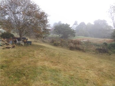 10 Yellow Roses Ln, Leicester, NC 28748 - photo 7