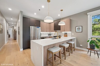 4932 N Kenmore Ave unit 2, Chicago, IL 60640 - photo 3