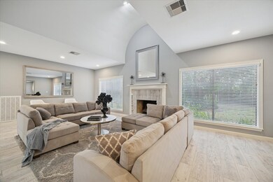 19 Thornhill Oaks Dr, Houston, TX 77015 - photo 7