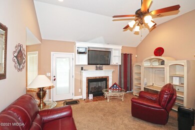 102 Schroer Dr - Living Room 1