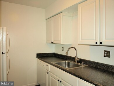 106 Mountain Rd unit 3B, Glen Burnie, MD 21060 - photo 4