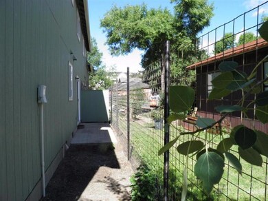 1637 NE Lotus Dr, Bend, OR 97701 - photo 6