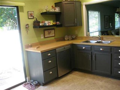 6617 SE Yorktown Dr, Hobe Sound, FL 33455 - photo 6