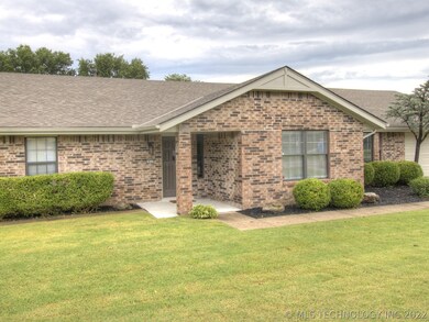 2633 Georgetown Dr, Bartlesville, OK 74006 - photo 2