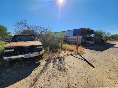 295 Ranch Rd 6086d Rd, Laredo, TX 78043 - photo 4