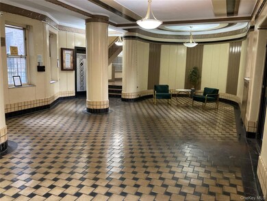 2166 Bronx Park E unit 6C, Bronx, NY 10462 - photo 2