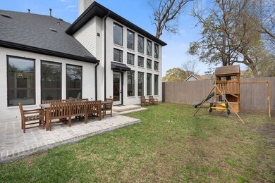 1427 Chamboard Ln, Houston, TX 77018 - photo 3