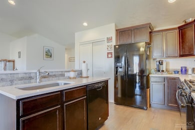 960 SW 23rd Place, Redmond, OR 97756 - photo 5