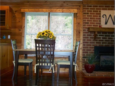 11105 Warwick Dr, North Dinwiddie, VA 23805 - photo 5