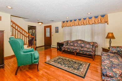 71 Lake St, Shrewsbury, MA 01545 - photo 5