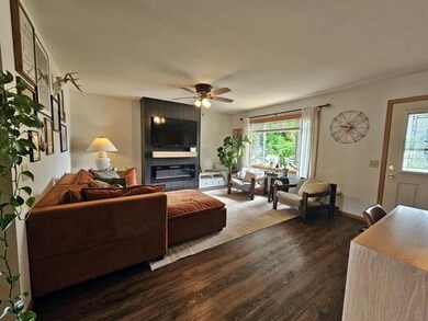 802 W Roberts St, Spencer, WI 54479 - photo 2