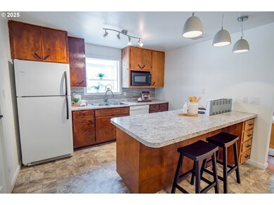 1275 Cal Young Rd, Eugene, OR 97401 - photo 6