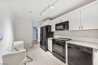 2 Claridge Dr unit 1GE, Verona, NJ 07044 - photo 5