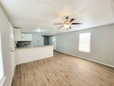 401 S Woodson St unit 7, Willis, TX 77378 - photo 5