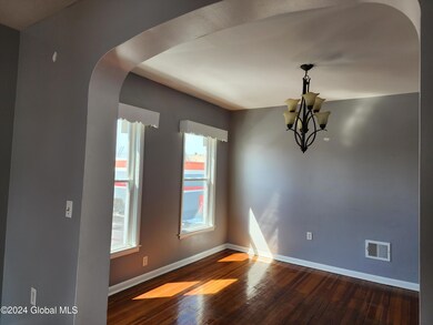 27 Mc Clellan St unit 2nd Fl, Schenectady, NY 12304 - photo 7